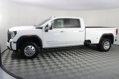 2026 GMC Sierra 3500 HD Denali Ultimate DRW