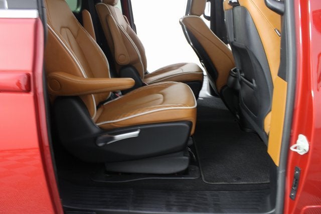 2025 Chrysler Pacifica Hybrid Pinnacle