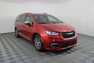 2025 Chrysler Pacifica Hybrid Pinnacle