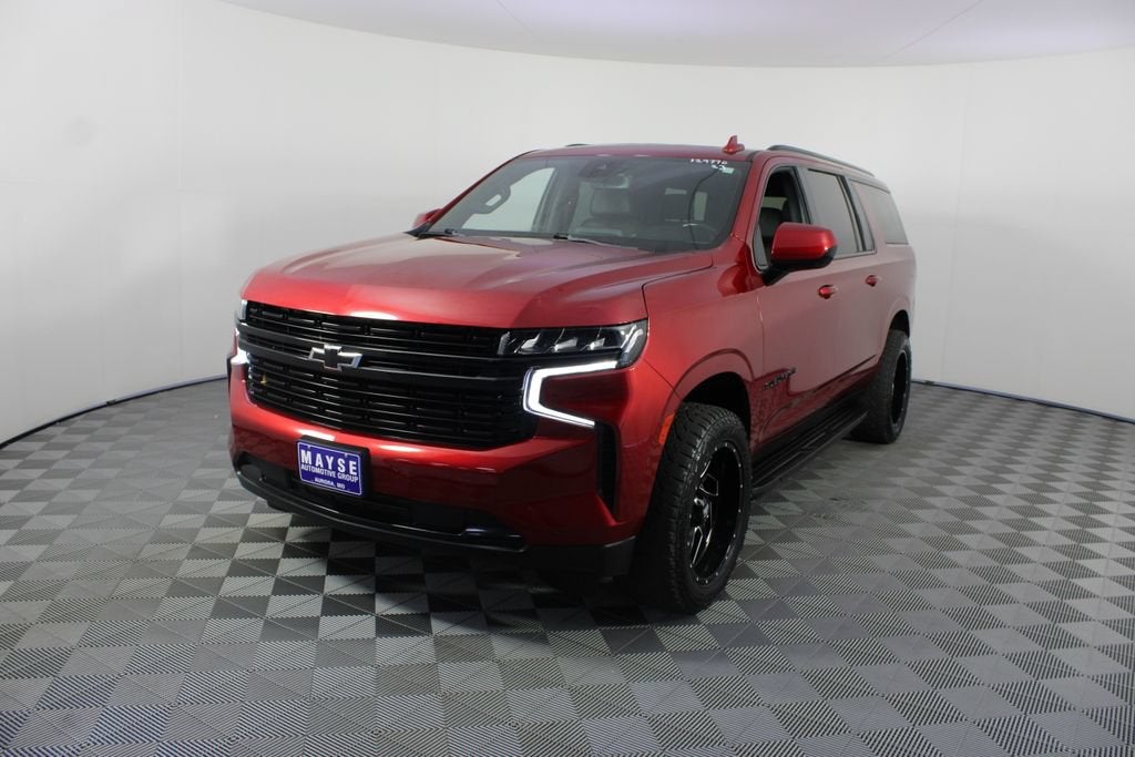 2023 Chevrolet Suburban RST