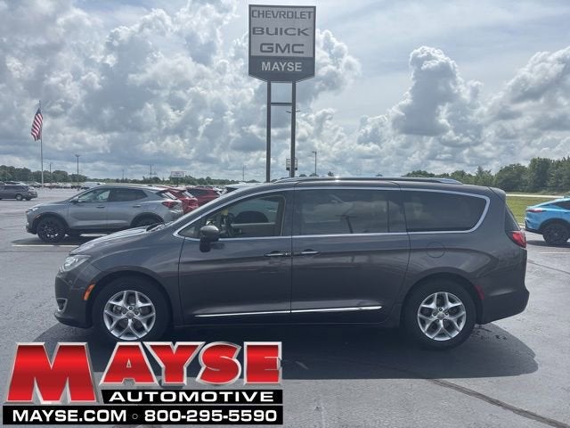 2017 Chrysler Pacifica Touring-L Plus