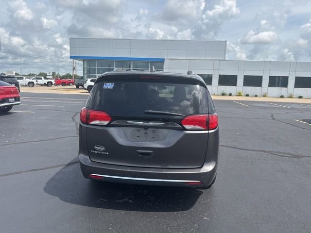 2017 Chrysler Pacifica Touring-L Plus