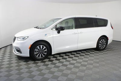 2024 Chrysler Pacifica Hybrid Select