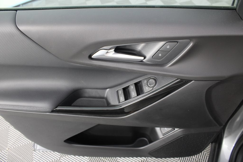 2027 Chevrolet Equinox LT - Photo 13