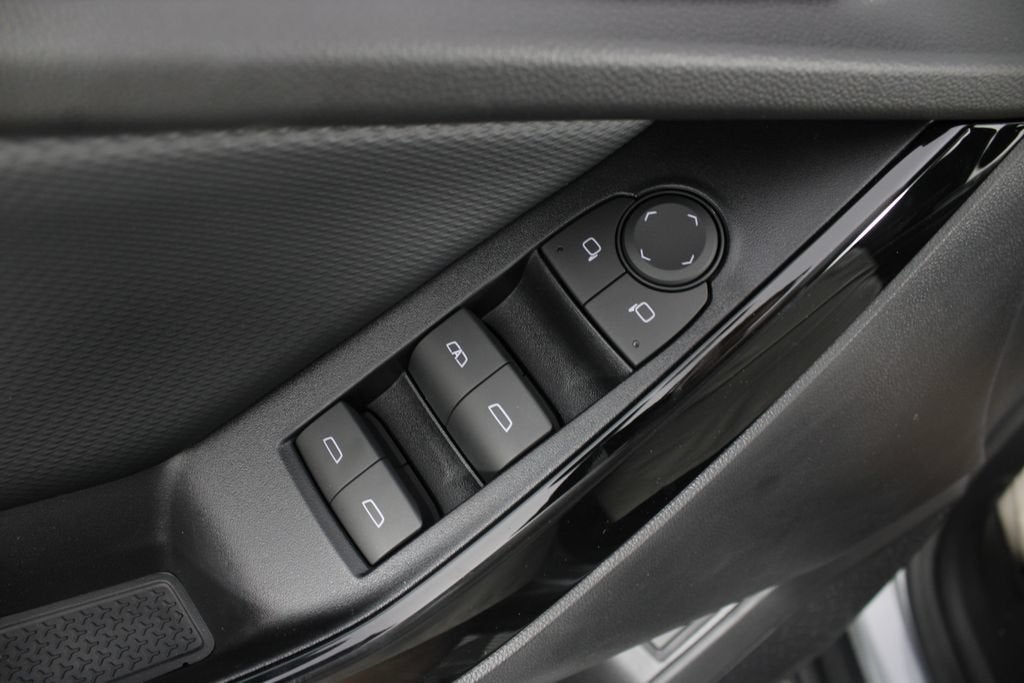 2027 Chevrolet Equinox LT - Photo 14