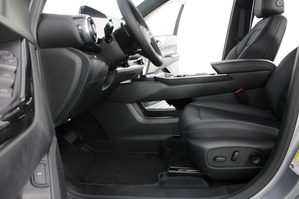 2027 Chevrolet Equinox LT - Photo 15