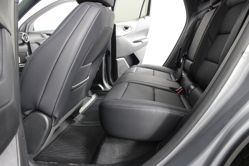 2027 Chevrolet Equinox LT - Photo 16